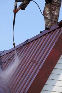 power-cleaning-metal-roofs